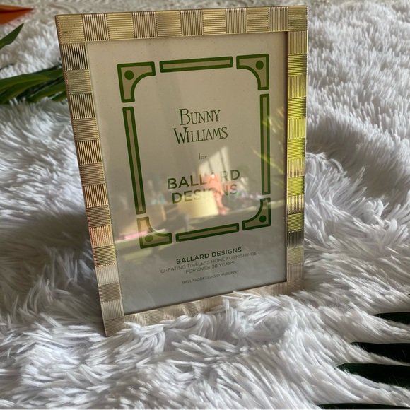 Ballard Designs Bunny Williams Silver Plated 5 x 7” Photo Frame - Picture 6 of 9